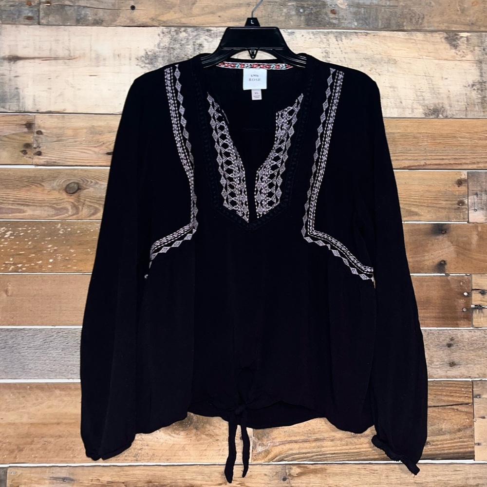 Knox Rose Black Long Sleeve Embroidered V-Neck Blouse